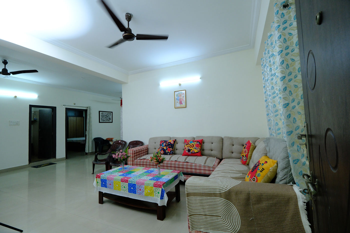 2 BHK Metro living room